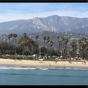 Meet your Posher, Derya